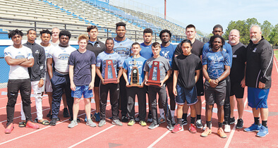 Apopka Blue Darters weightlifting team