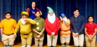 Apopka Christian Academy high school dress up as the Seven Dwarfs for twin/group day