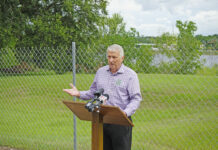 Mayor Bryan Nelson speaks at the Border Lake press conference.