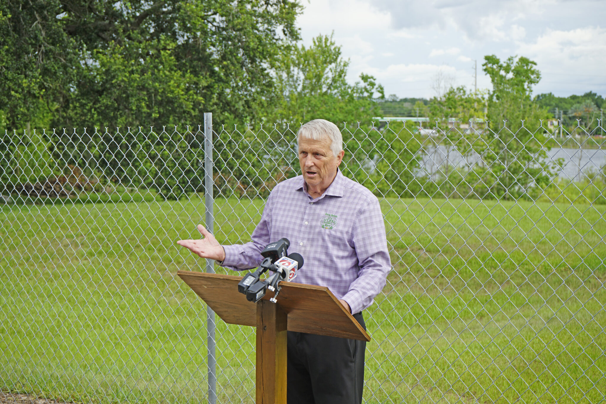 Mayor Bryan Nelson speaks at the Border Lake press conference.
