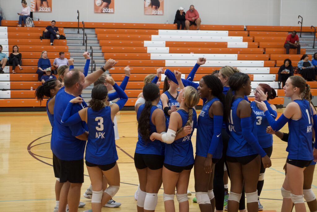 Team huddle after going up 7-0 in set three.