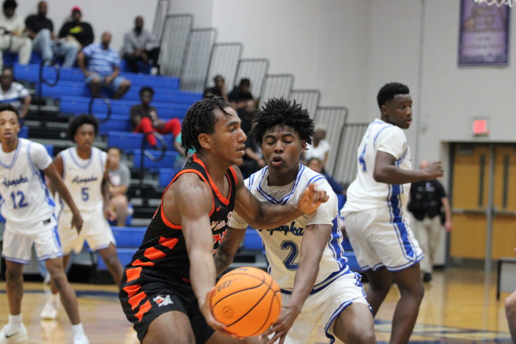 Jarquavion McClain with physical defense