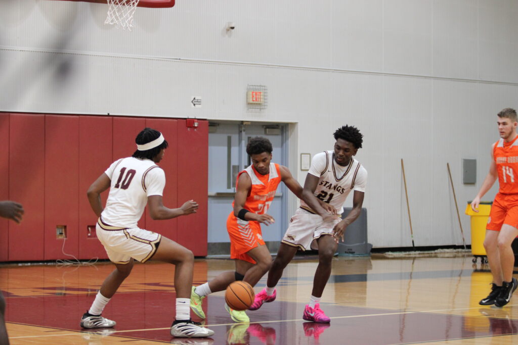 Kenny Diejuste forces a steal that is picked up by Francillon