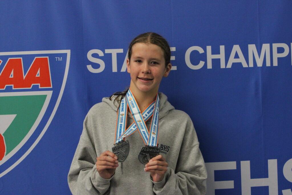 Kiera Druck with two finalist medals in the 200 and 500 freestyle events