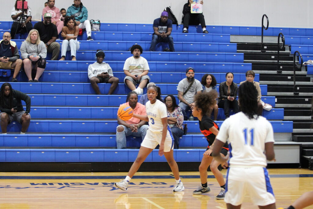 Mikayla Wiggins handles the ball on the wing