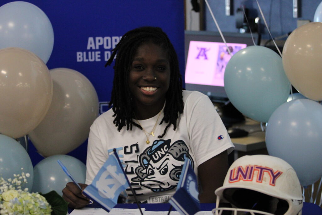 Taylor Smith signs with the University of North Carolina Tar Heels