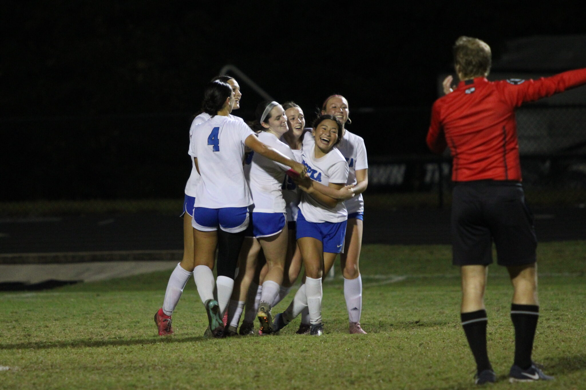 Blue Darters celebrate Jillian Kurz last second game winner