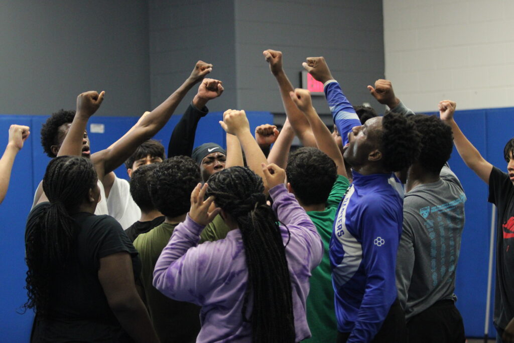 Blue Darters finish practice strong