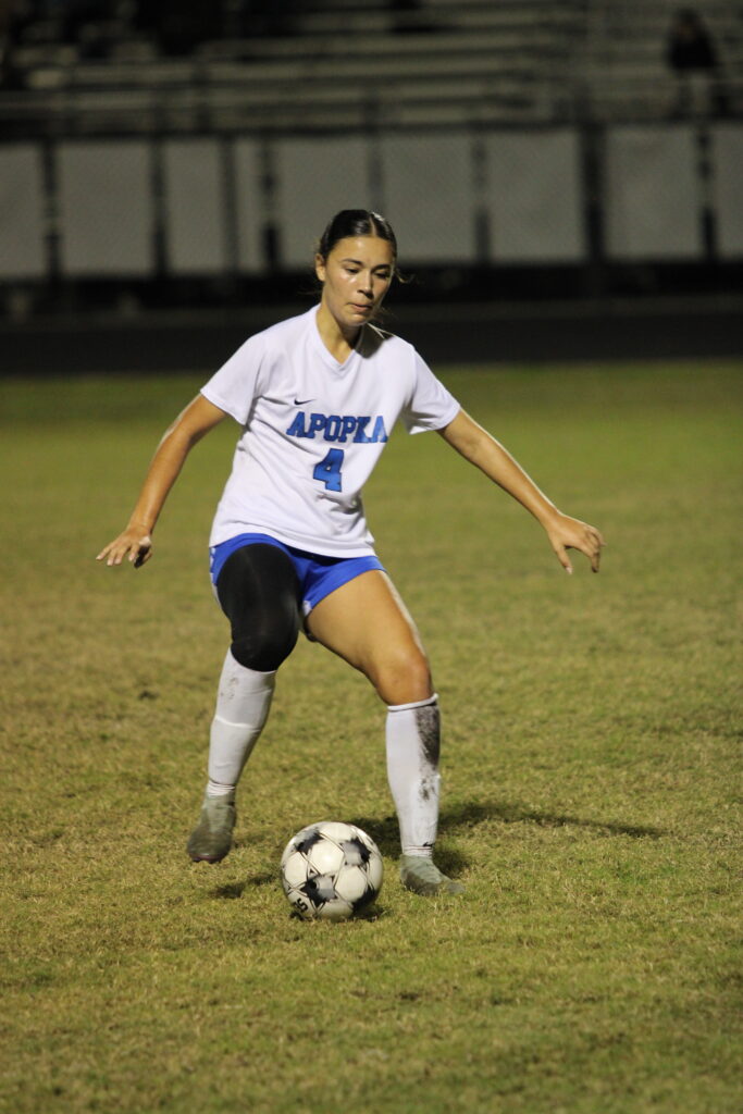 Navaeh Nguyen in possession with the ball