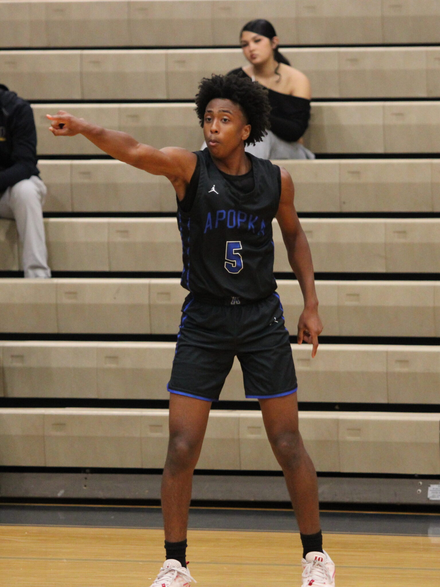 Noah Ferrer guides an offensive play