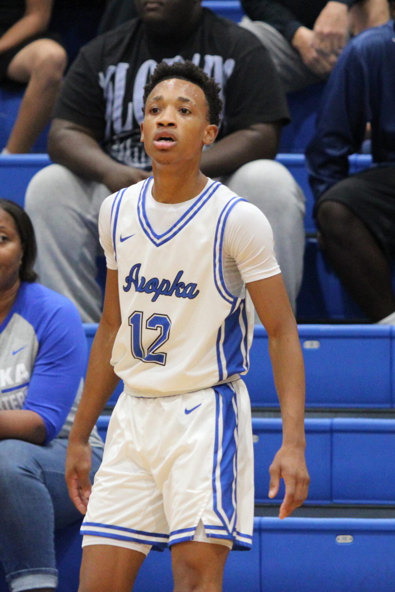 Xavier Bell scanning the floor