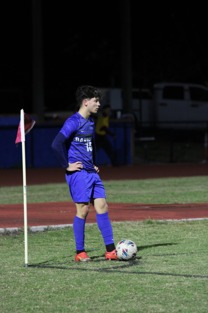 Estevao Amarai lines up the corner kick