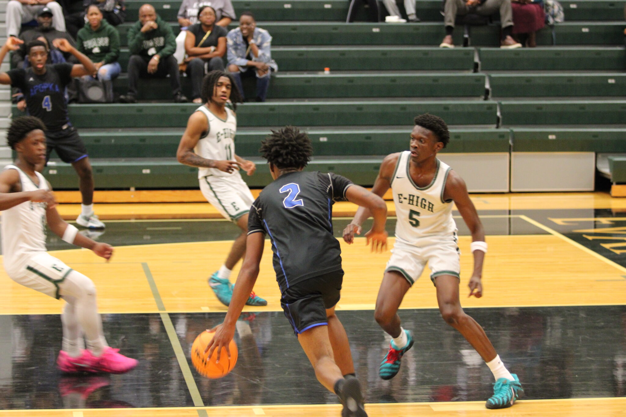 Jarquavion McClain finds a lane into the paint