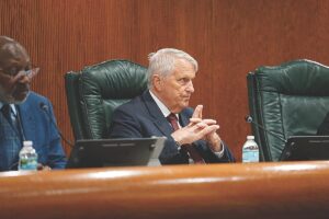 Nelson sues Moore over Apopka residency