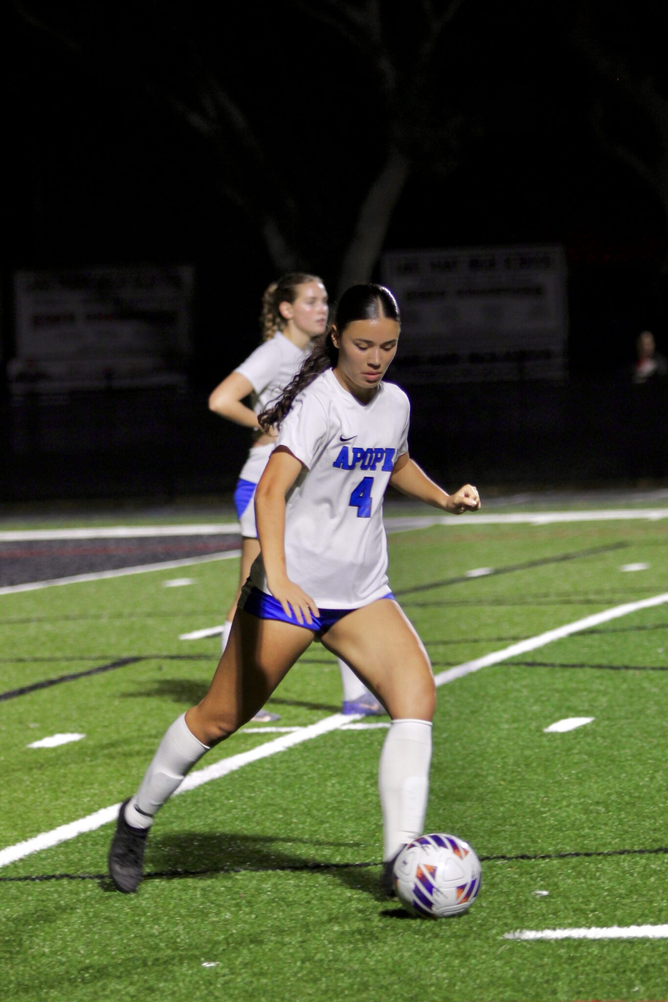 Nevaeh Nguyen sends out a free kick from Apopka's side of the field