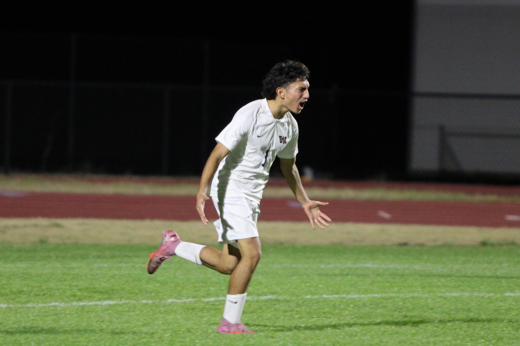 Ricardo Garcia takes the lead to start the second half