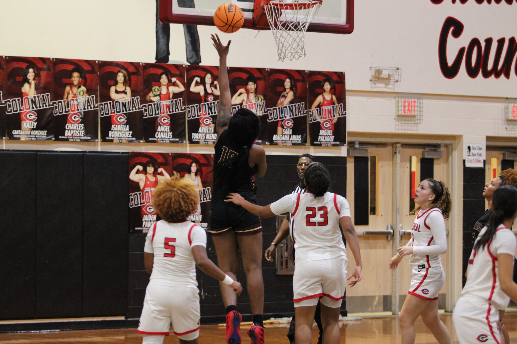 Tiana Washington scores in the paint