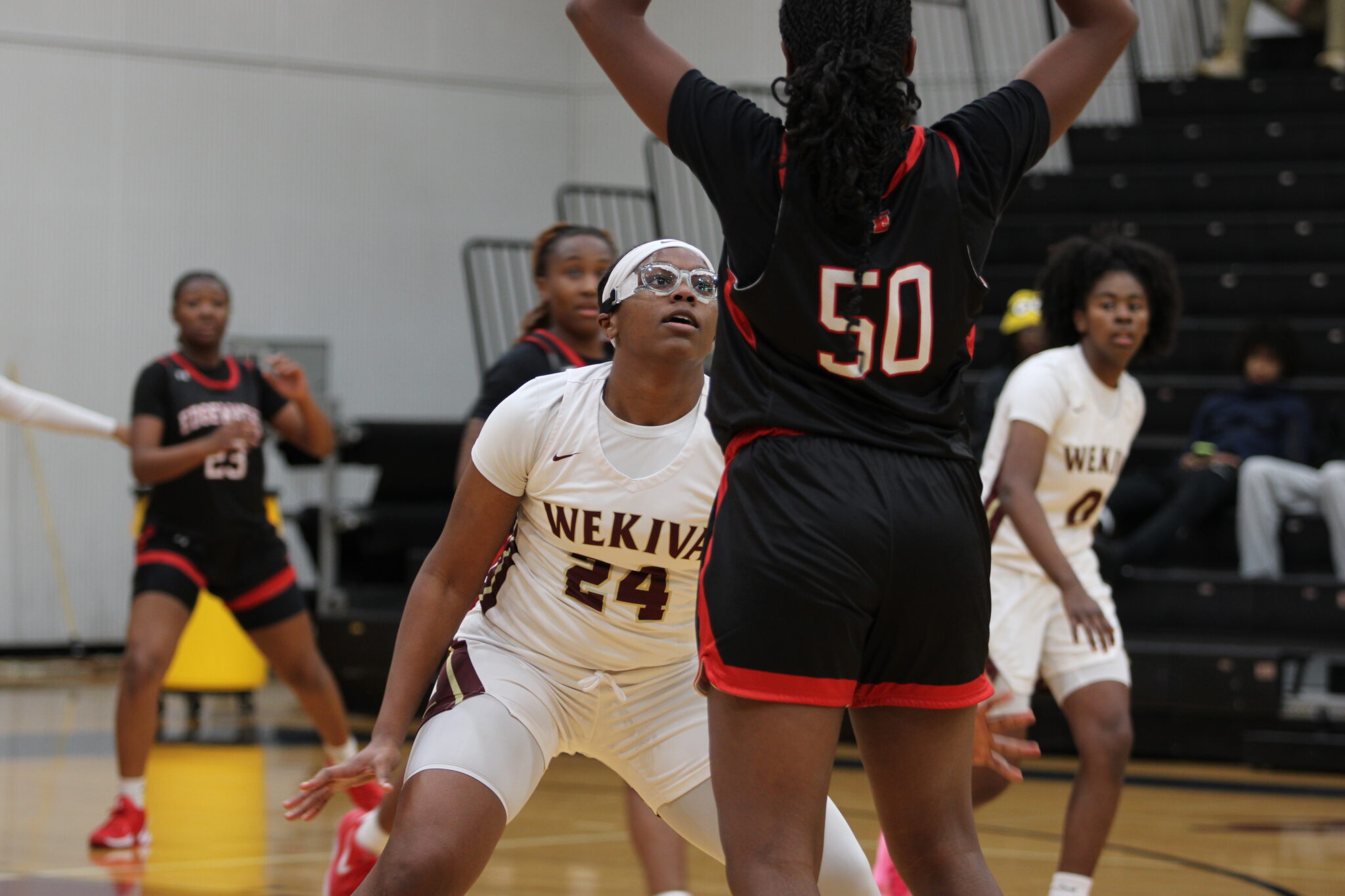 Alexis Hill glued to the Edgewater ball handler