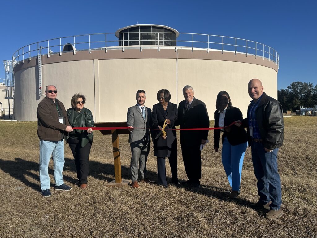 City officials and former congresswoman Val Demings cut the ribbon on Friday at the Myrtle Rogers Womble Northwest Water Plant, opening a new $3.2 million water tank that has a 1-million-gallon capacity.