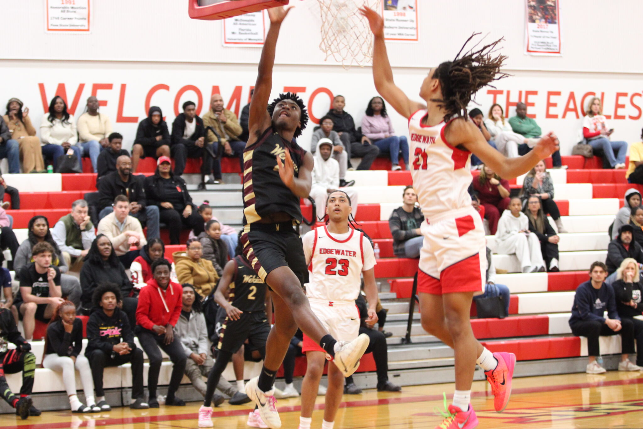 Kaiden Jean Louis attacks the rack and finishes