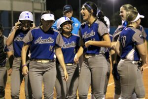 Aeschilman perfect as Apopka softball tops Wekiva
