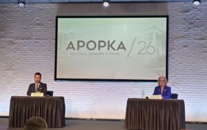 Apopka mayoral candidates debate issues at forum  