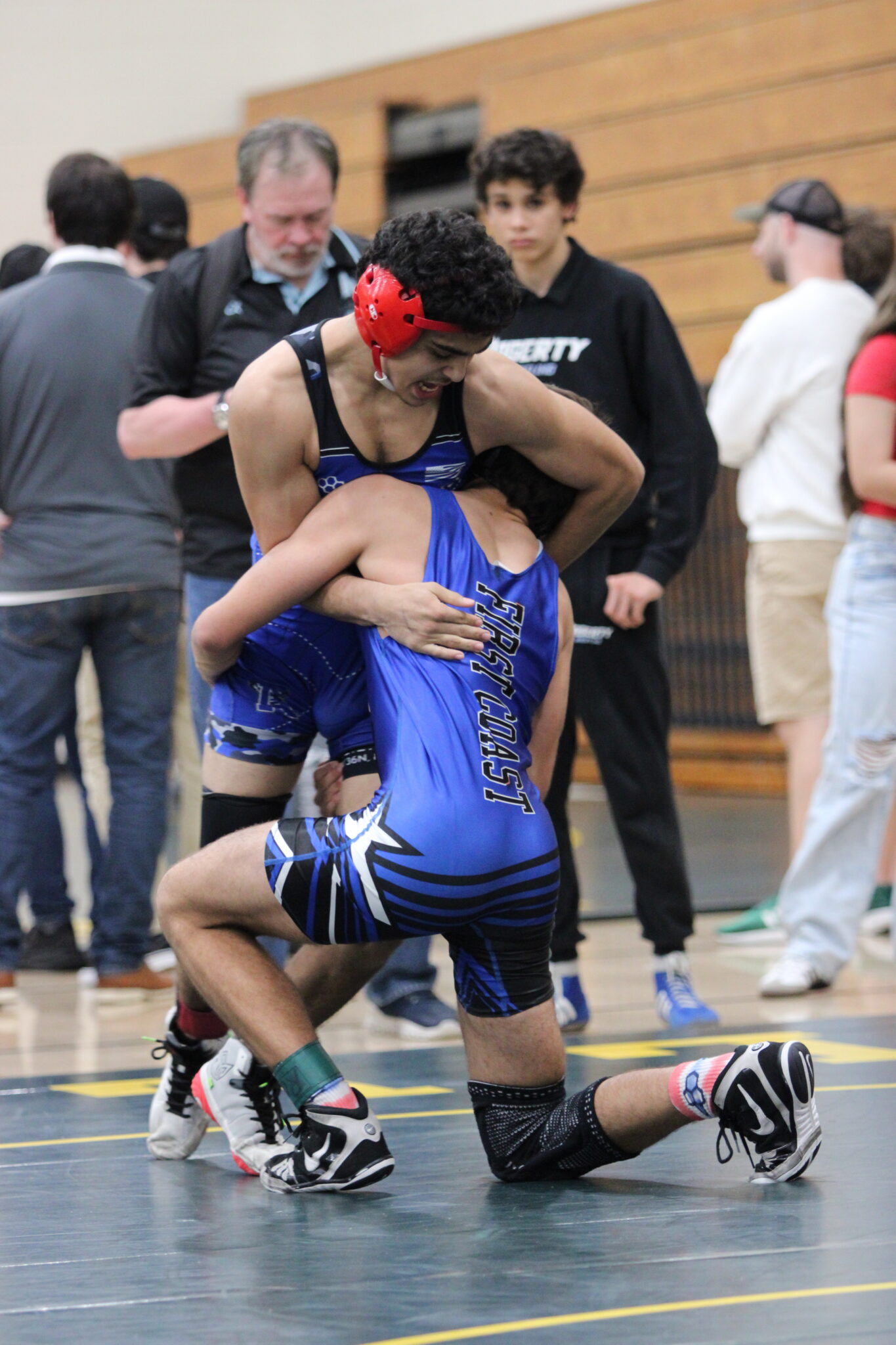 Joel Rivera defends the takedown attempt in the consolation quarterfinals against Bartham Trail