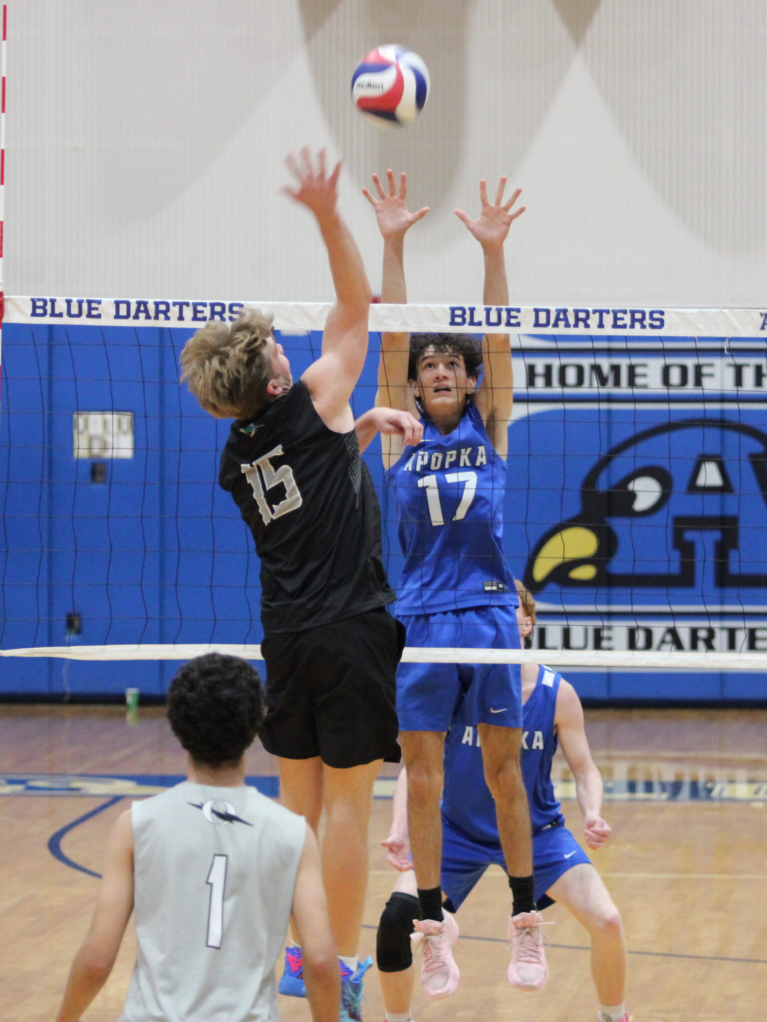 Aedyn Cruz Rosa rises up to attempt a block