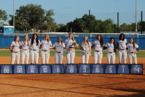 Apopka softball extends win streak on fairy tale senior night