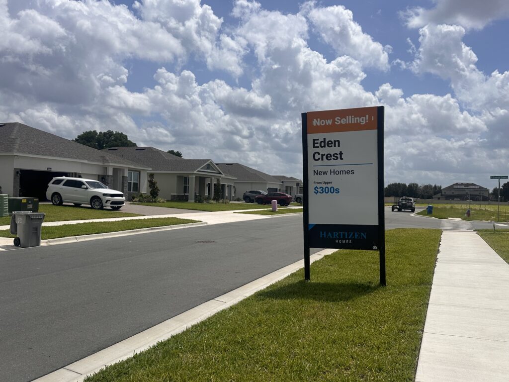 A sign marks the entrance to the Eden Crest subdivision in Apopka. The city’s Development Review Committee on May 27 reviewed a plat application tied to the project’s next phase.