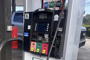 Gas prices continue to skyrocket in Apopka, around the nation 