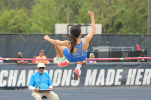 2 Apopka track athletes compete in state meet 