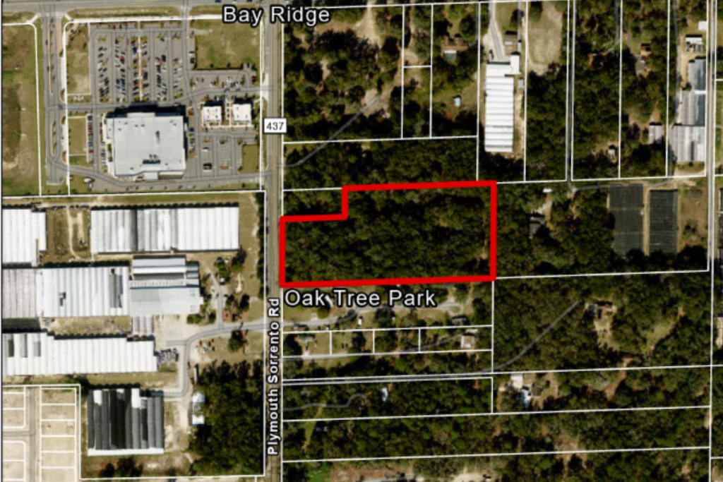 The Twin Fountains Commercial property, outlined in red, covers approximately 5.09 acres east of Plymouth Sorrento Road and south of Kelly Park Road. The Apopka Planning Commission is scheduled Tuesday to consider a proposal to change the property’s future land-use designation from Residential Very Low Suburban to Mixed-Use. 