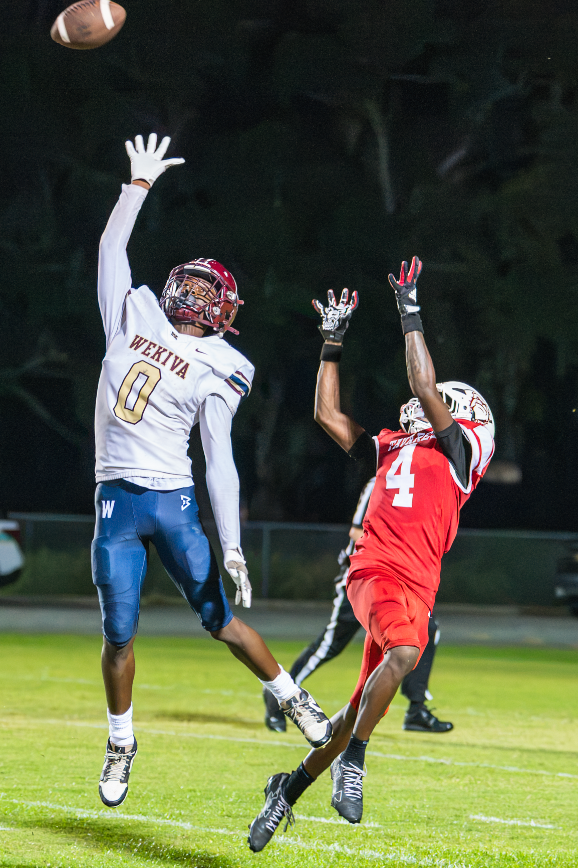 Avantae Scott breaks up a pass late against Tavares.