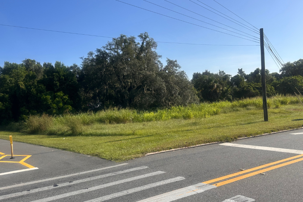A vacant property at 205 E. Eighth St. is under consideration for purchase by the Apopka Community Redevelopment Agency. The CRA voted Monday to move forward with the $156,000 acquisition while evaluating the site during a 120-day due-diligence period.