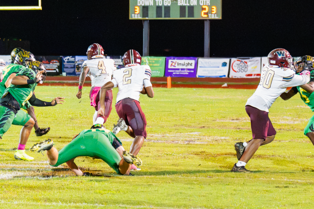 Bakary Manley breaks into the open field on a long run.
