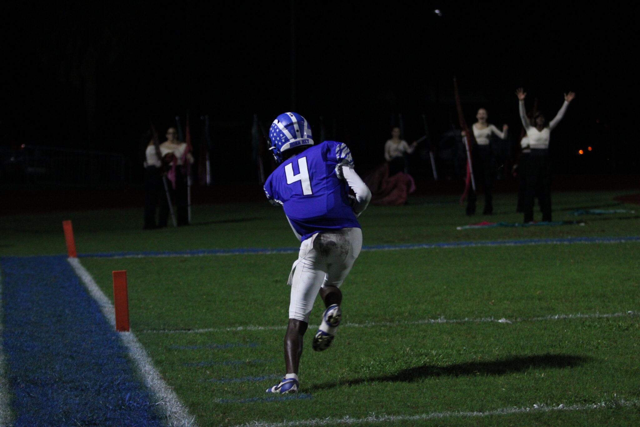 Ceon Cotton catches a ball on the sideline and tip toes into the endzone for a 28 yard game-winning touchdown.