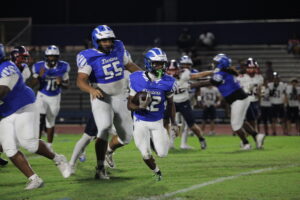 Homecoming heroics lift Apopka to victory, 21-15