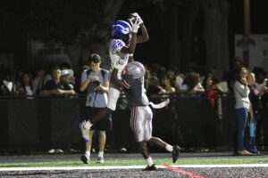 Apopka football goes through devastating loss at Lake Mary