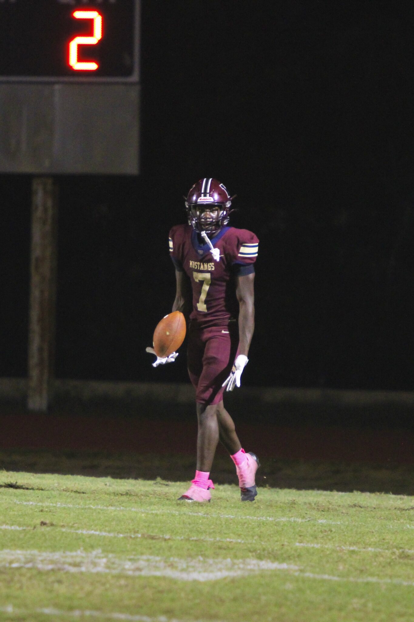 Reshard Ricketts catches a deep ball in stride to the endzone at the end of the second quarter.