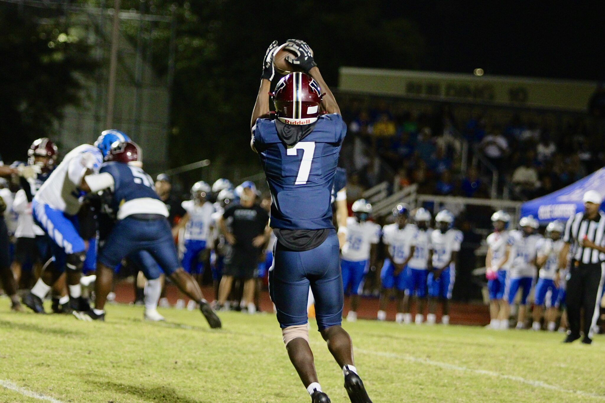 Reshard Ricketts makes a catch on a hitch.